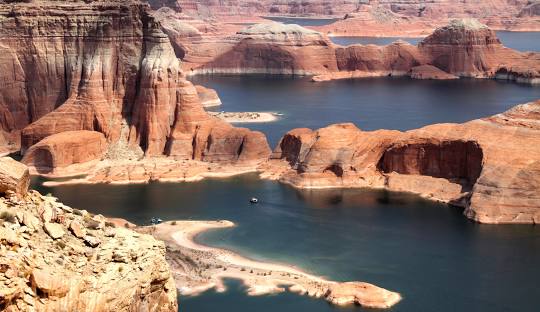 Boat Lyfe | Boating Destinations | Lake Powell boating destination